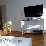 Zum Wohlfuehlen Fuer Max 5 Erwachsene Und 1 Kind, Schwimmbad Vor Der Tuer, Tiere Erlaubt