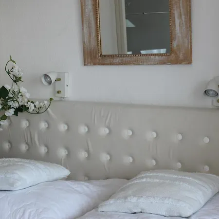 Zum Wohlfuehlen Fuer Max 5 Erwachsene Und 1 Kind, Schwimmbad Vor Der Tuer, Tiere Erlaubt דירה זירקסדורף