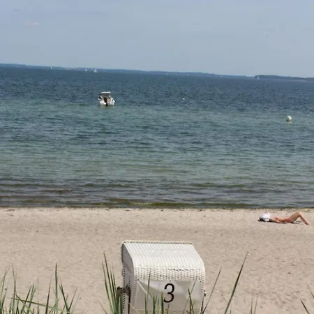 Zum Wohlfuehlen Fuer Max 5 Erwachsene Und 1 Kind, Schwimmbad Vor Der Tuer, Tiere Erlaubt Sierksdorf