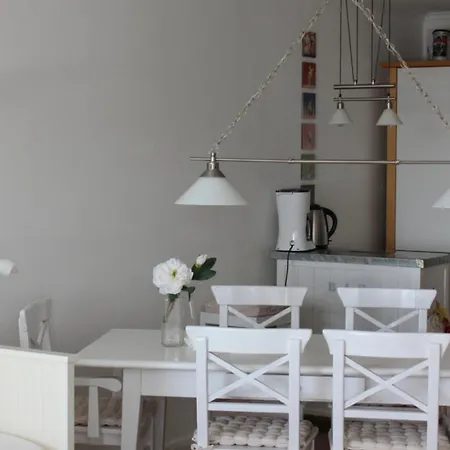 Zum Wohlfuehlen Fuer Max 5 Erwachsene Und 1 Kind, Schwimmbad Vor Der Tuer, Tiere Erlaubt דירה