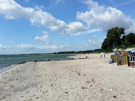 Διαμέρισμα Zum Wohlfuehlen Fuer Max 5 Erwachsene Und 1 Kind, Schwimmbad Vor Der Tuer, Tiere Erlaubt *