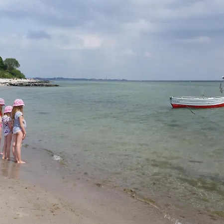 Apartment Zum Wohlfuehlen Fuer Max 5 Erwachsene Und 1 Kind, Schwimmbad Vor Der Tuer, Tiere Erlaubt Sierksdorf