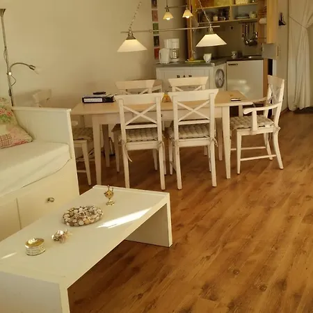 Zum Wohlfuehlen Fuer Max 5 Erwachsene Und 1 Kind, Schwimmbad Vor Der Tuer, Tiere Erlaubt דירה *